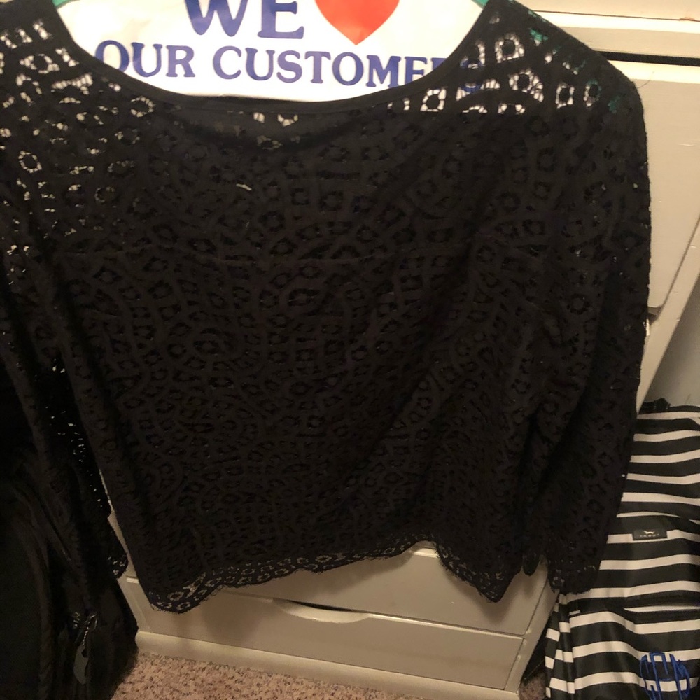 Gap lace bell sleeve top